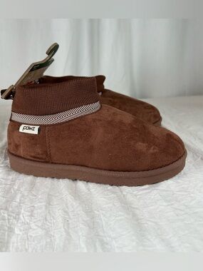 PAWZ Youth sz2 Chocolate Brown Suede-Look Slip-On Ankle Bootie Slippers Cozy NEW